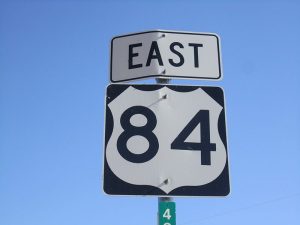 800px-us_route_84_sign_near_snyder_tx_img_1760